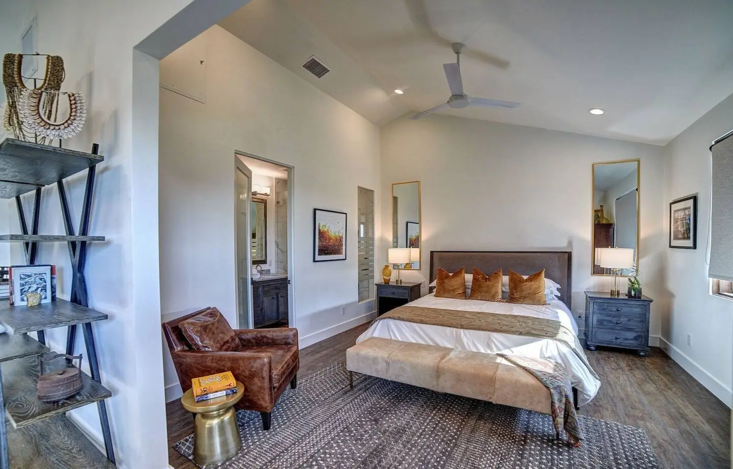 image of syrah suite bedroom